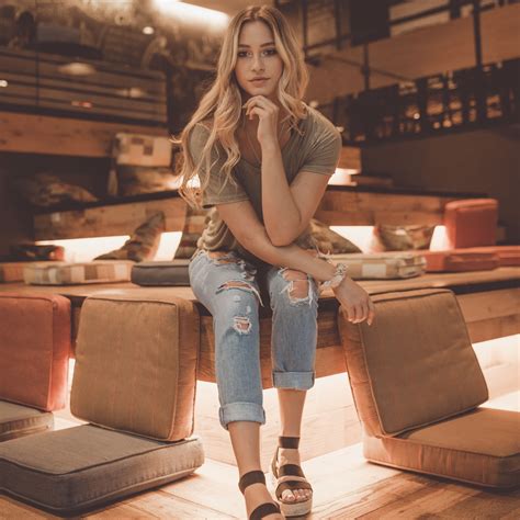 Chat with Cuckoldress Amy | femdom dominant