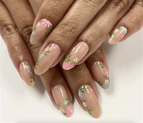 31 Elegant Flower Nail Designs For Every Season