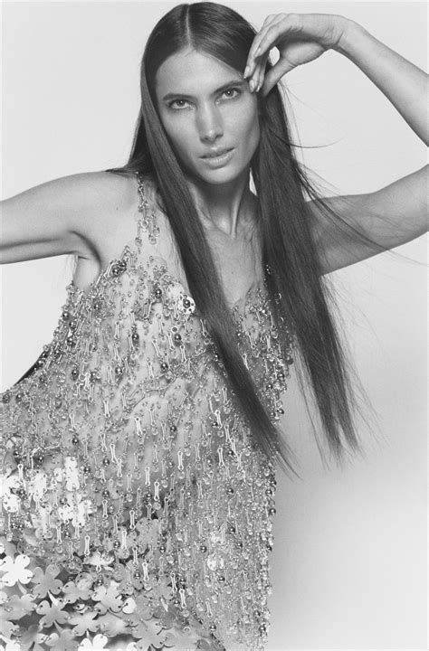 Jessica Miller (21 фото)