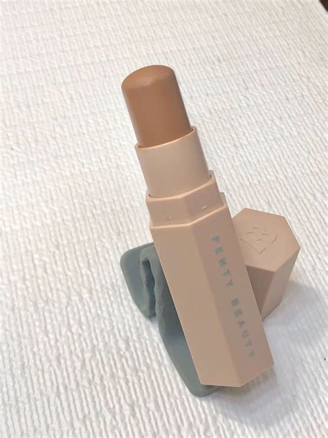 Fenty contour stick Mocha, Beauty & Personal Care, Face, Makeup on Carousell