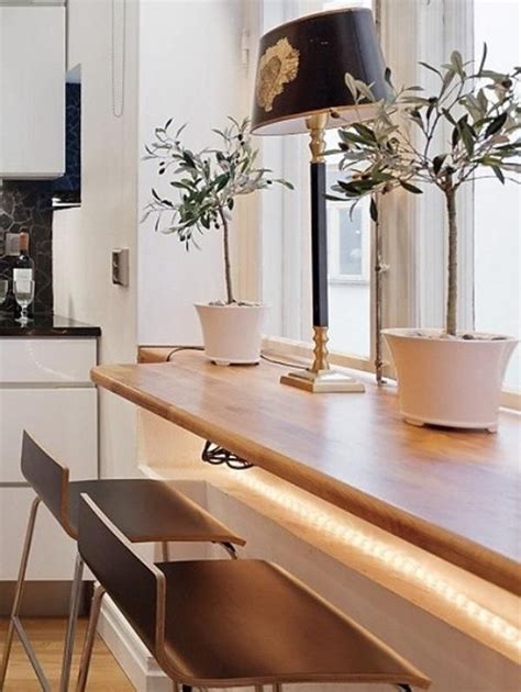 Подоконник-барная стойка. Фото с сайта decosee.com | Kitchen window bar ...