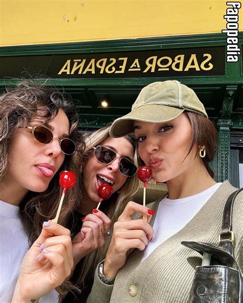 Hande Ercel Nude Leaks - Photo #5109716 - Fapopedia