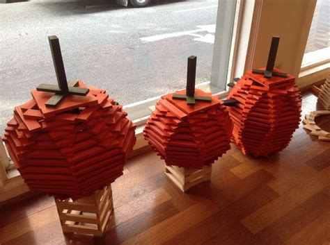 creative  pumpkin building