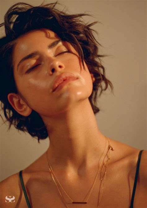 The moments in between - RUSSH