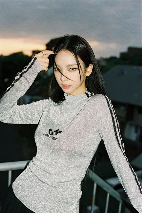 에스파 카리나, 윈터 'MY WORLD' A STRANGE PHENOMENON - 연예이슈 수다방 - 네모판