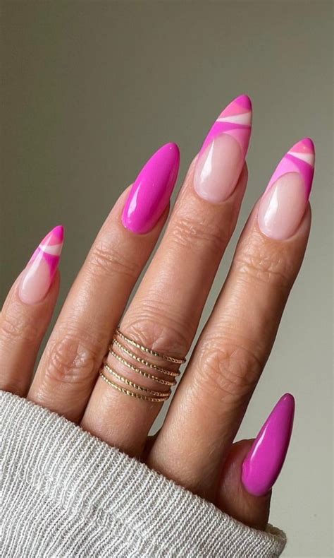 25 Insanely Cute Christmas Nail Designs To Copy This Year | Christmas