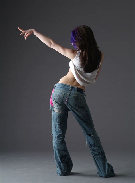 Pin by Pixel Yuan on Print&Layout | Female pose reference, Pose