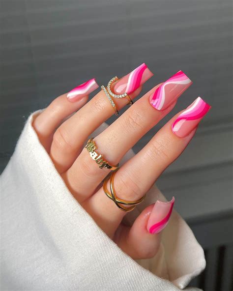 21 Pretty Pink Nail Designs - Kiwi & Plums