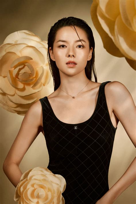 Three glow getters examine how the Chanel Les Beiges range has ...