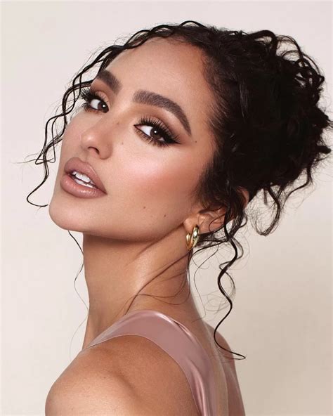 ash k holm net worth
