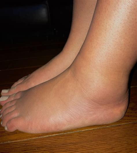 Pin on Лук нога