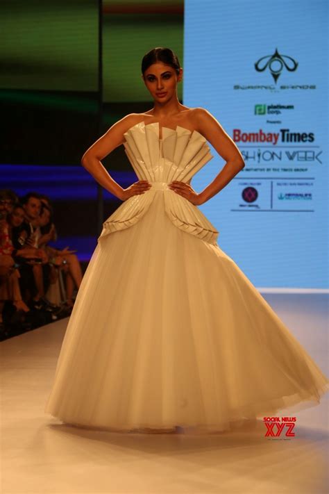 Mumbai: Bombay Times Fashion Week Mouni Roy #Gallery - Social News XYZ