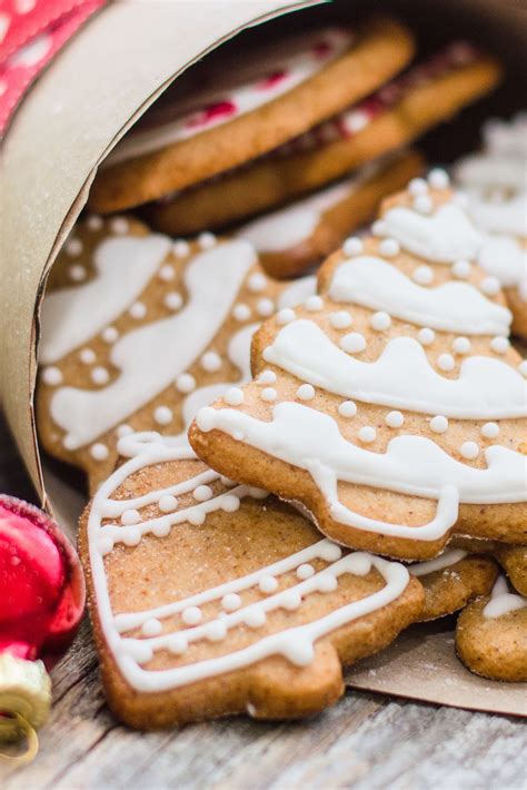 Weight Watchers Iced Christmas Sugar Cookies - Nesting Lane