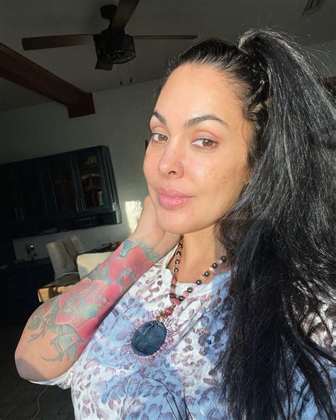 Stop scrolling … unclench your jaw,... - Mariza Villarreal | Facebook