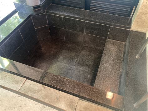 箱根での御影石のお風呂クリーニング