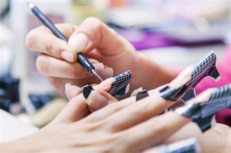 Uñas acrílicas: ¿cuáles son los pro y contra de esta técnica?