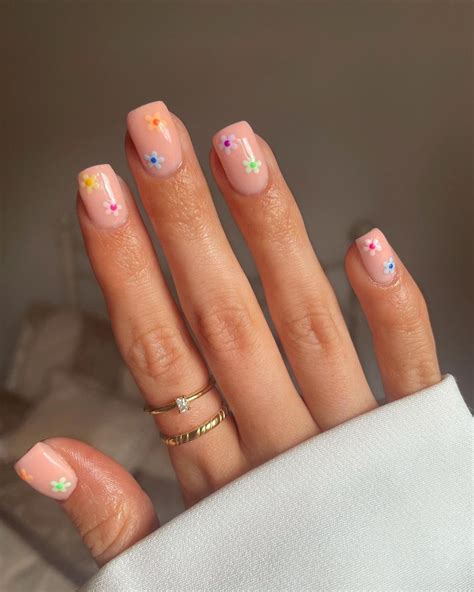 20 Best Short Summer Nails to Inspire You