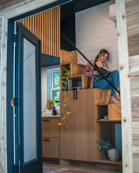 Casa Elisa Tiny Home Blends Modern Functionality With a Chic Minimalist