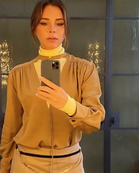 Victoria Beckham accused of 'farting' in awkward Instagram cooking clip