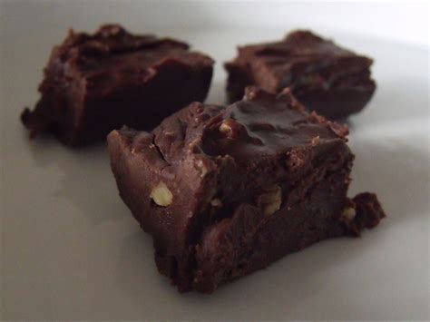 Easy Chocolate Fudge Recipe - Mama Likes To Cook