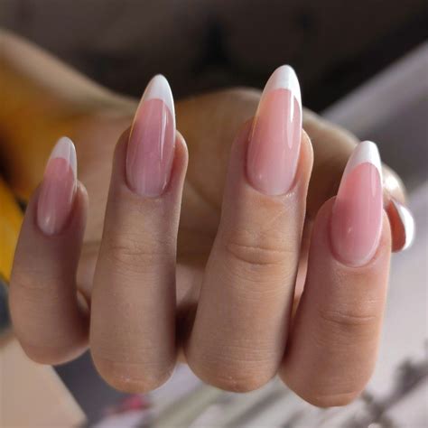 Френч длинный миндаль 2022 | Manicure, Nails, Dream nails