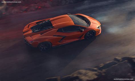 Lamborghini Revuelto (2024) - pictures & information