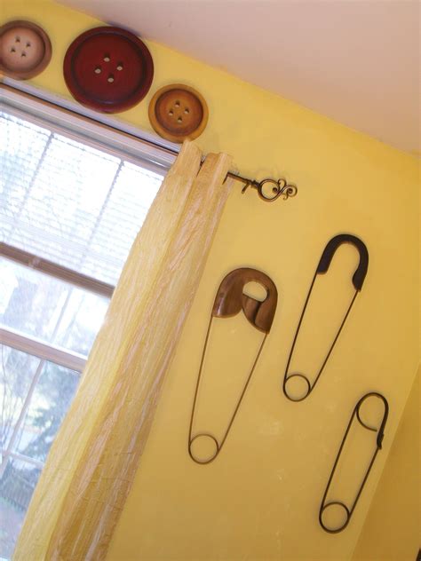 20++ Safety Pin Wall Decor - HOMYHOMEE