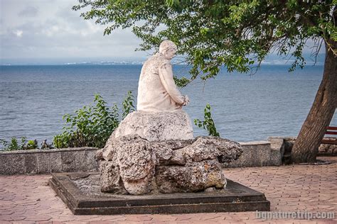 Яворов-поет-паметник-Поморие-яворови-скали - BgNatureTrip
