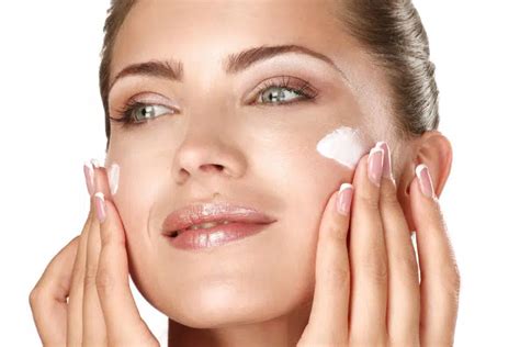Crema anti-aging: cosa è, come si usa e a cosa serve la crema anti-età ...