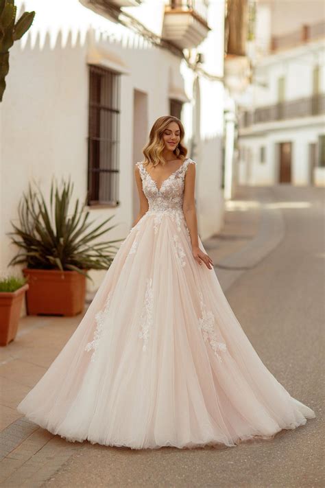 Disegni Di Bellissimi Abiti Da Sposa