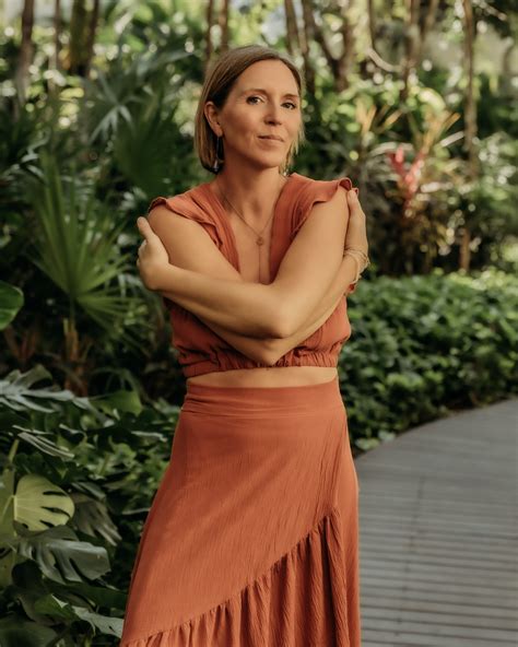 Zoe Davenport - Ready to release the ethical cords holding you back