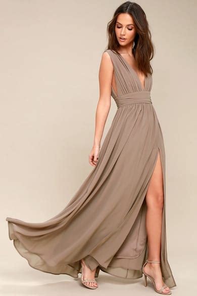 What color shoes to wear with taupe dress - Buy and Slay