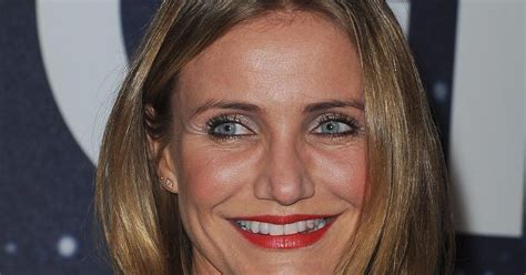 Cameron Diaz napovedala vrnitev k igranju v tej čudovi obleki - Novice ...