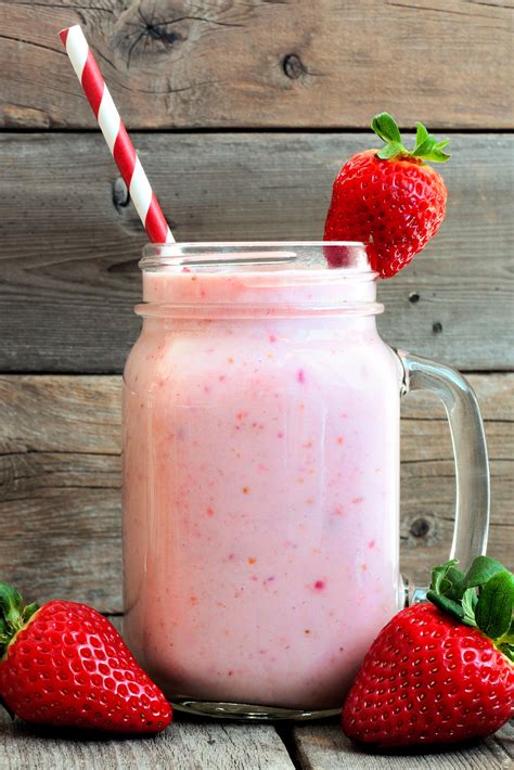 Weight Watchers Strawberry Vanilla Protein Shake - Nesting Lane Recipes