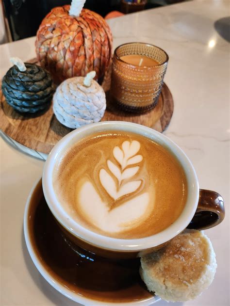 momocoffeechampagnekitchen.com