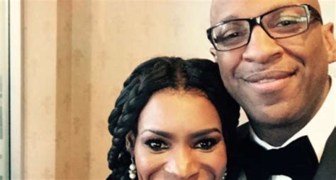 Donnie McClurkin announces engagement to Nicole C Mullen