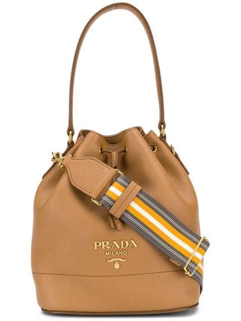 Купить Prada сумка-ведро 'Daino'. | Сумка-мешок, Сумки, Ведро