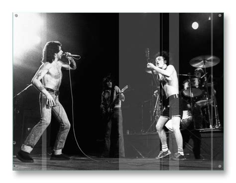 Bon Scott, AC/DC 1977 Limited Edition Print – Fine Art Scene