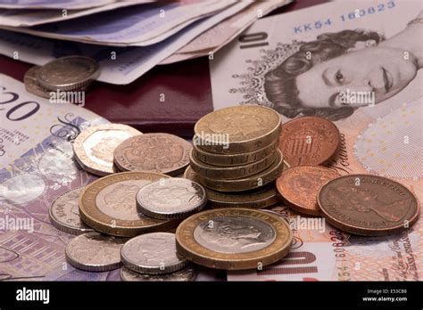 Money British pound sterling coins and paper Stock Photo - Alamy
