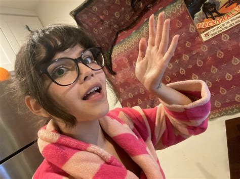 Whaatttt?? Chloe just uploaded some hot photos?? No wayYyyy | Scrolller