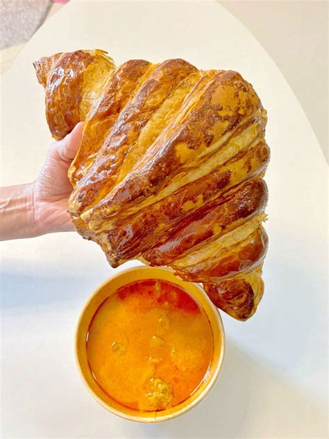 Step Aside Prata, This Bakery Serves Chicken Curry With A Giant