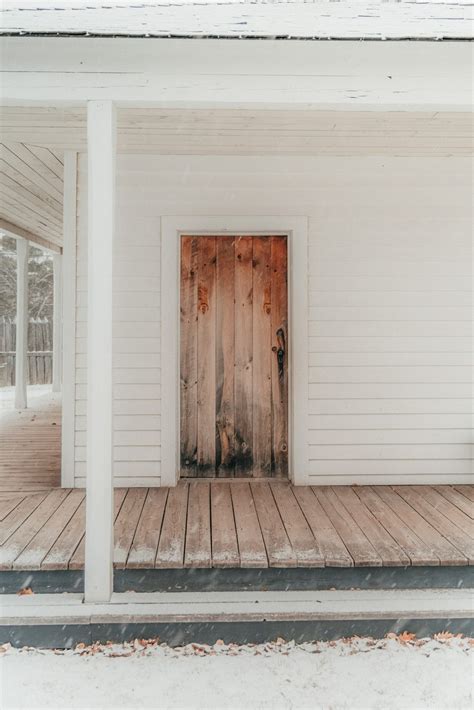 How to Prep Exterior Wood for Painting - European Industrial Coatings