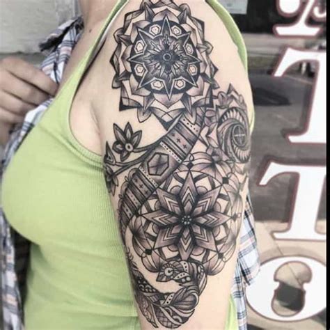 150 Traditional Tribal Tattoo Designs For Men & Women