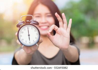 righttime images stock   objects vectors