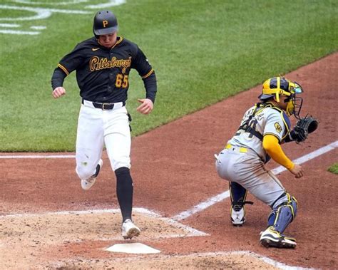 Gary Sánchez pinch hits for 2-run homer in 8th; Brewers rally for 7-5 ...