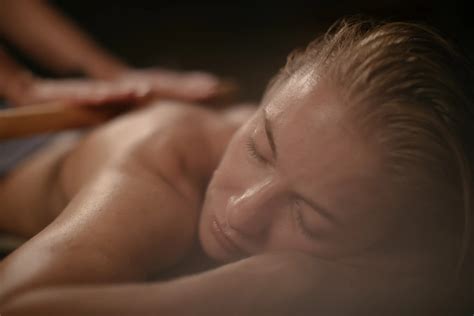 Massages & Treatments - Feel-good moments in the spa | Mineralbad Samedan