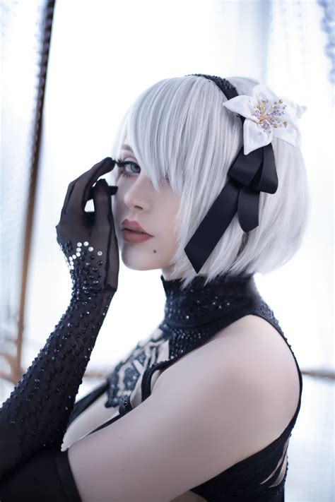 Косплей на 2B из NieR Automata от Saya The Fox