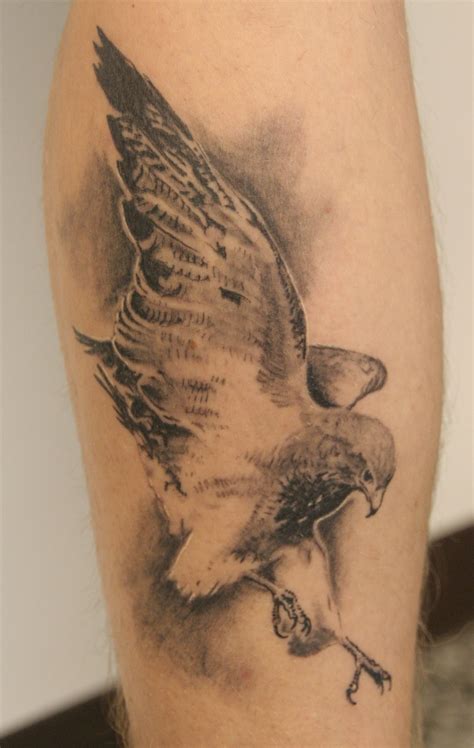 falcon tattoo ideas falcon tattoo peregrine falcon peregrine