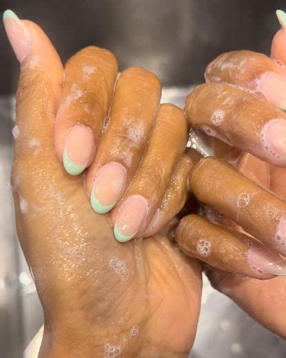 Yep, Mint Green Nails Are Making a Comeback This Summer | Who What Wear