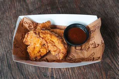 food & drink - Lexington Bar | Live Music | Tin Roof